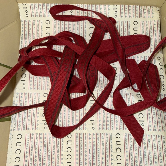 Gucci box 10” long 9” wide 4” tall. Comes with tissue paper and ribbon - Picture 3 of 7